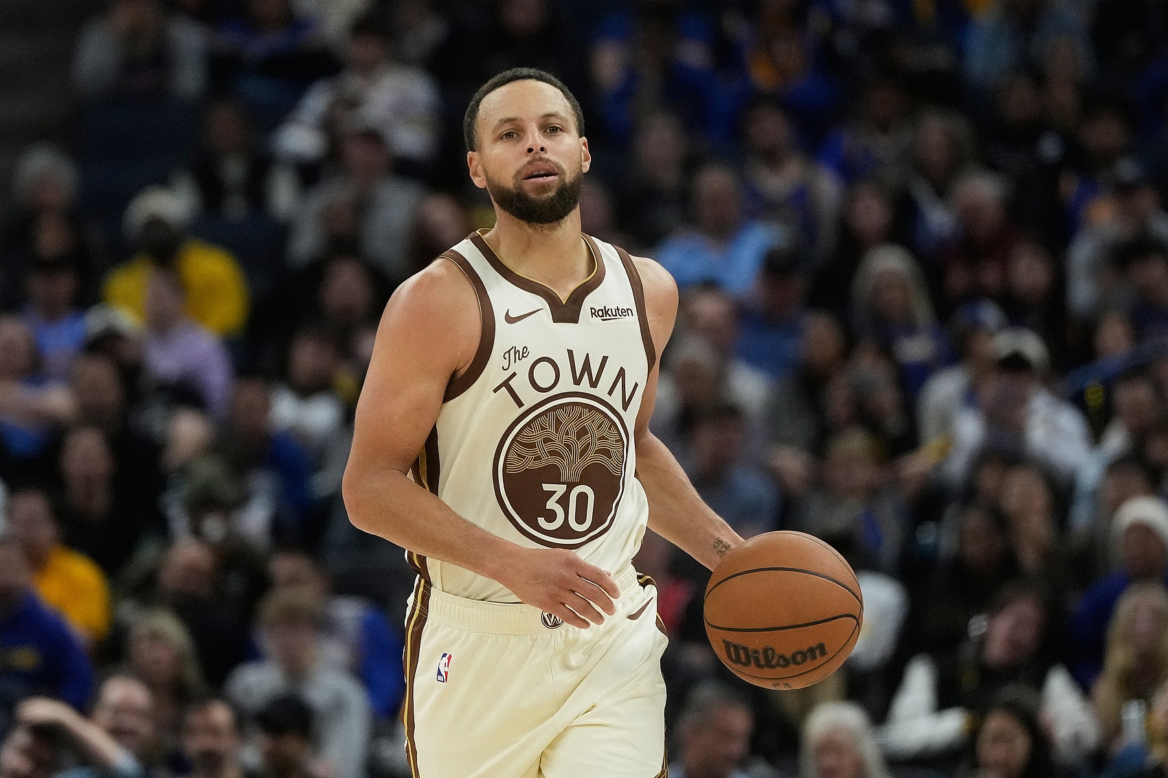 8868体育官网入口-纪录井喷周：老詹纪录终结 KD里程碑 字母放话登顶 哈登得分前十