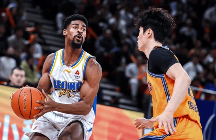 8868体育-输上海发布会！许利民赞翟晓川，回应伤情情况，贝利强调阵容不整|赵睿|曾凡博|陈盈骏|篮板|复出_新浪体育_新浪新闻