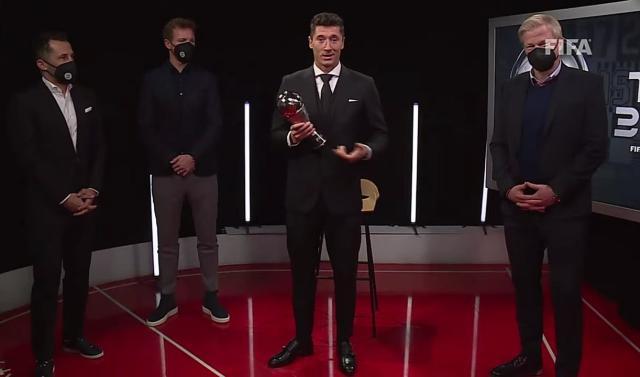 8868-【观察】蝉联FIFA先生实至名归，莱万必将再冲金球