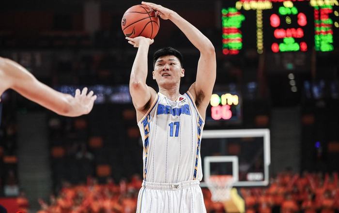8868体育平台-签约麦基！周琦替补地位不保，场均3.6分白拿顶薪，明年合同到期|北京队|范子铭|中锋|贾维尔-麦基|北京首钢_新浪体育_新浪新闻