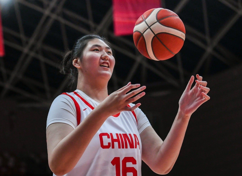 8868体育官方网站-FIBA世预赛新星榜：中国女篮仅张子宇入选 超2米2身高太独特