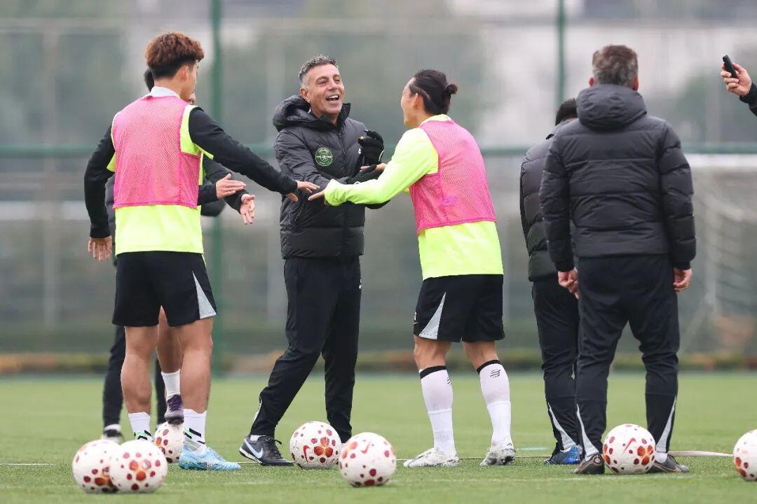 8868体育官网入口-五外援齐亮相，浙江绿城再出发