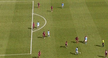 8868体育-【英超】托雷斯扳平 曼城补时遭绝杀负10人利兹联