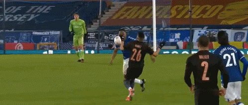 8868体育官方网站-【早报】主场连戴帽+德甲射手榜第二！莱万再冲金球！