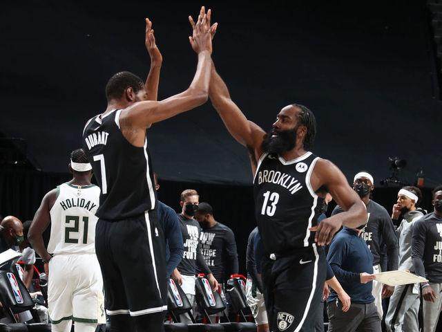 1611039674459007939.jpg 8868体育官方网站-1+1>2!哈登杜兰特无缝衔接 球商是最好的粘合剂